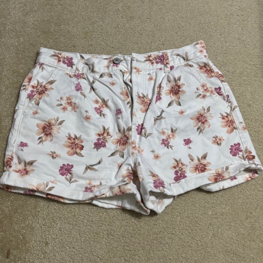 American Eagle Floral Shorts